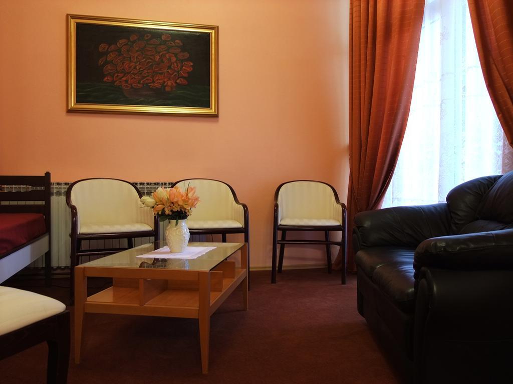 Bed & Breakfast Vila Stanišić Pozega Zimmer foto